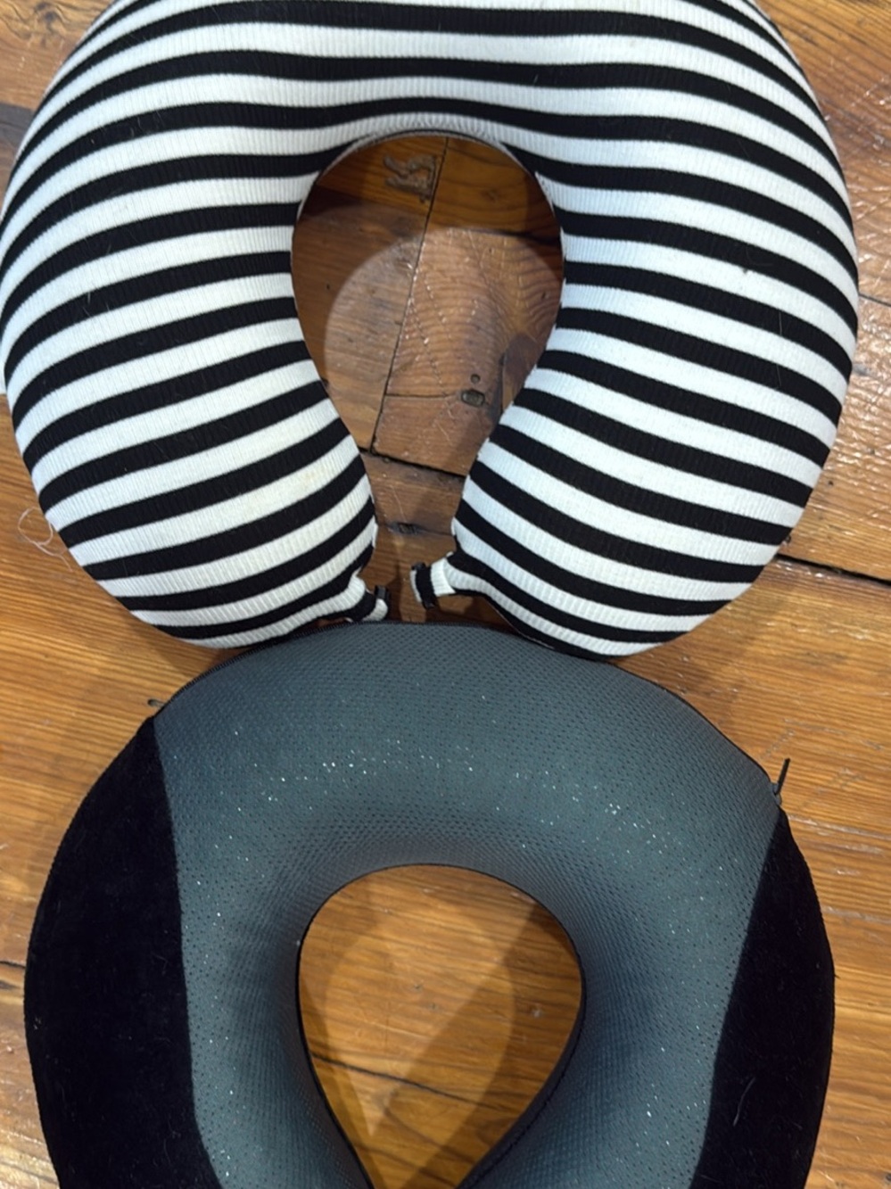 Travel neck pillow for plane
